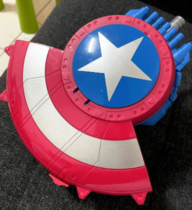 ESCUDO CAPITAN AMERICA  / CON MECANISMO DE HIDROGEL